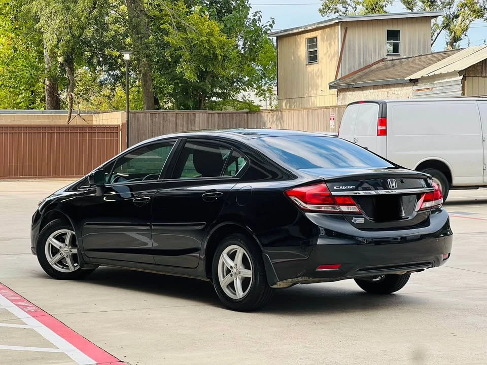2015 Honda Civic 9th Gen - Image 4 of 11