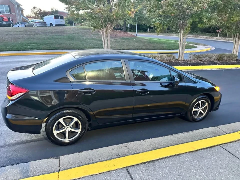 2015 Honda Civic 9th Gen - Image 5 of 14