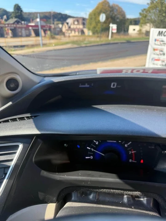 2015 Honda Civic 9th Gen - Image 2 of 16