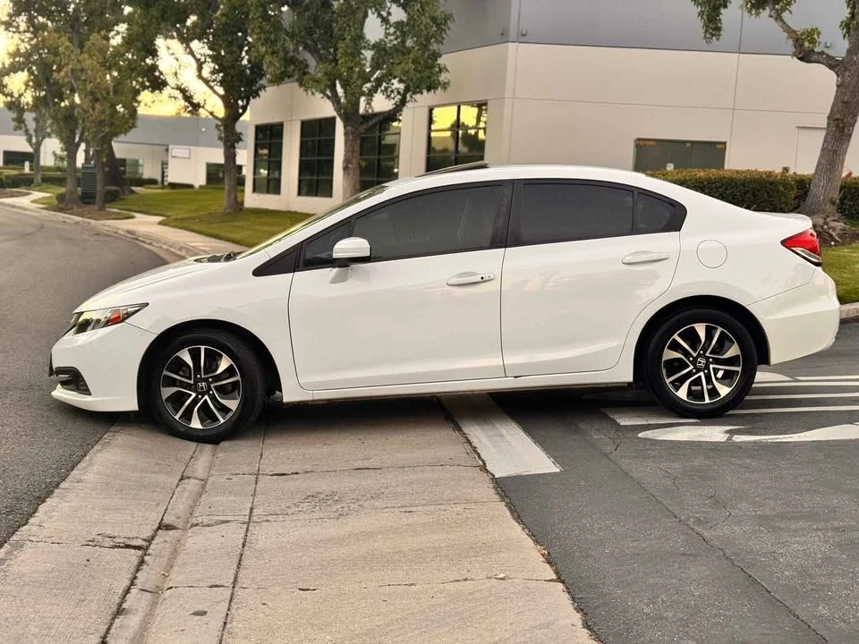 2015 Honda Civic 9th Gen - Image 4 of 18