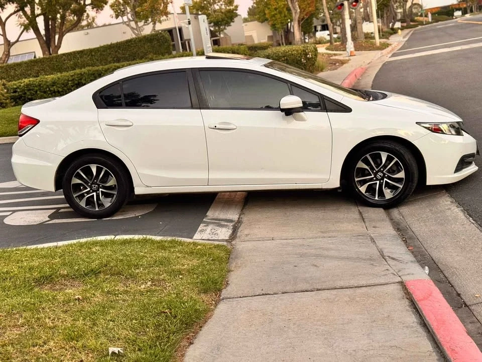 2015 Honda Civic 9th Gen - Image 7 of 18