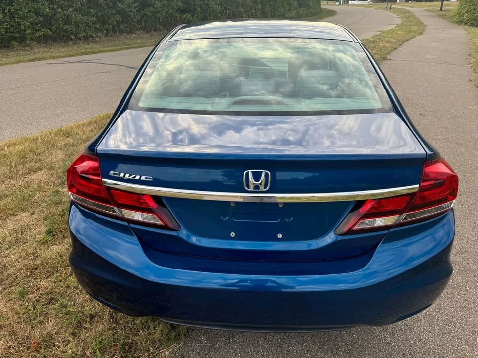 2015 Honda Civic 9th Gen - Image 8 of 19
