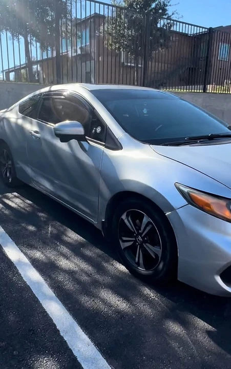 2015 Honda Civic 9th Gen - Image 2 of 6