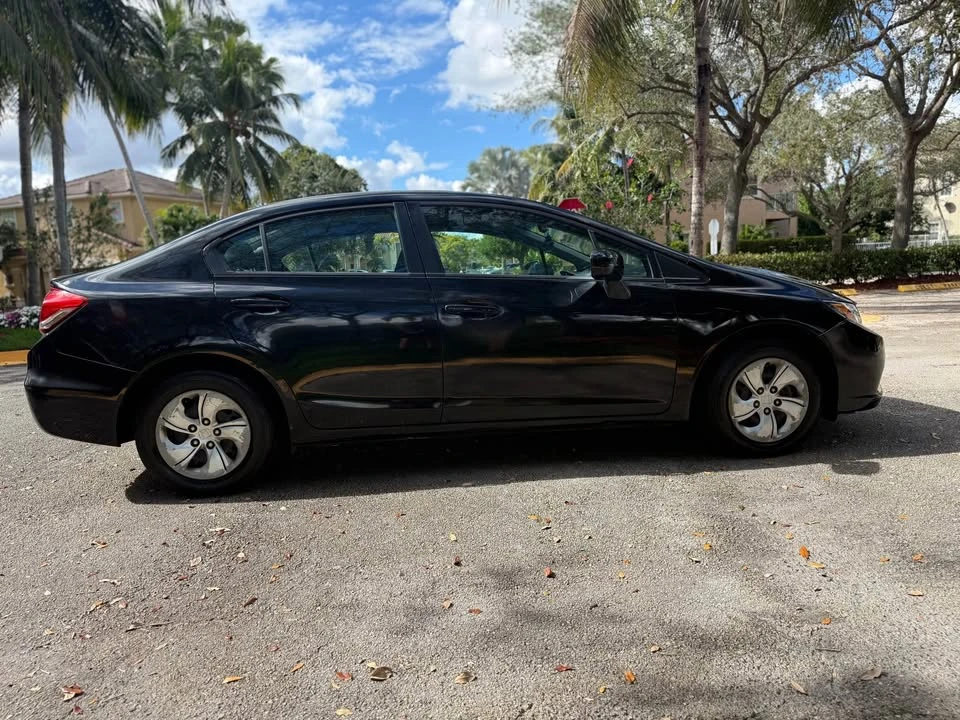 2015 Honda Civic 9th Gen - Image 2 of 14