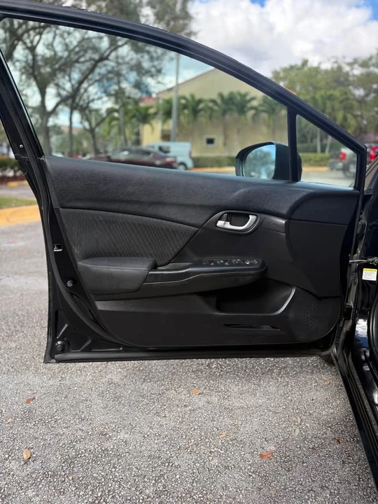 2015 Honda Civic 9th Gen - Image 5 of 14