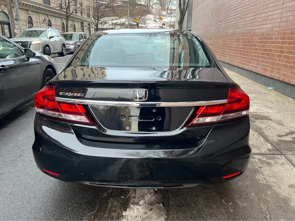 2015 Honda Civic 9th Gen - Image 5 of 10