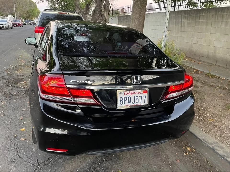 2015 Honda Civic 9th Gen - Image 6 of 11