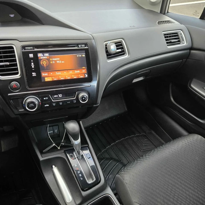 2015 Honda Civic 9th Gen - Image 18 of 20
