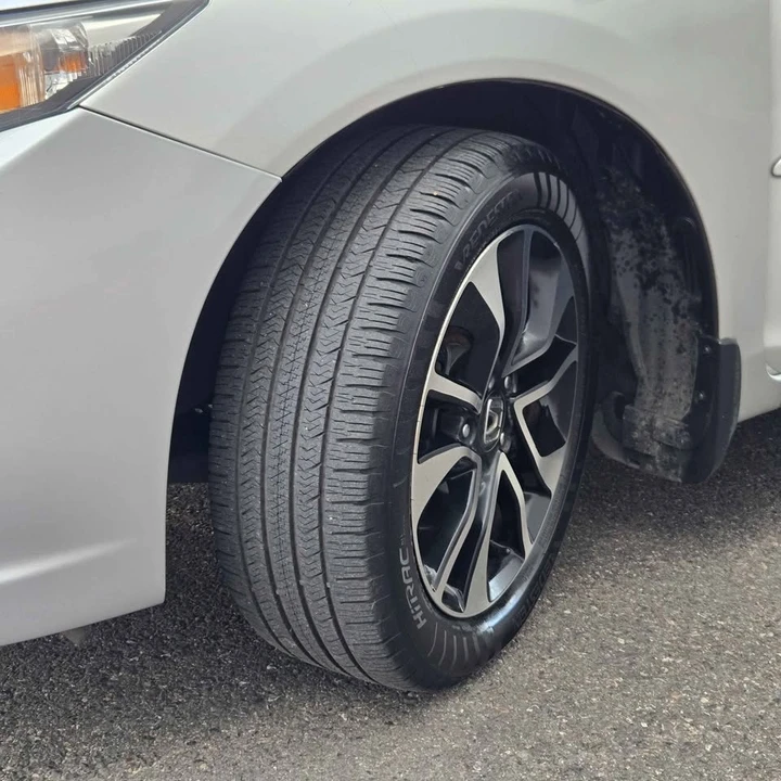 2015 Honda Civic 9th Gen - Image 17 of 20