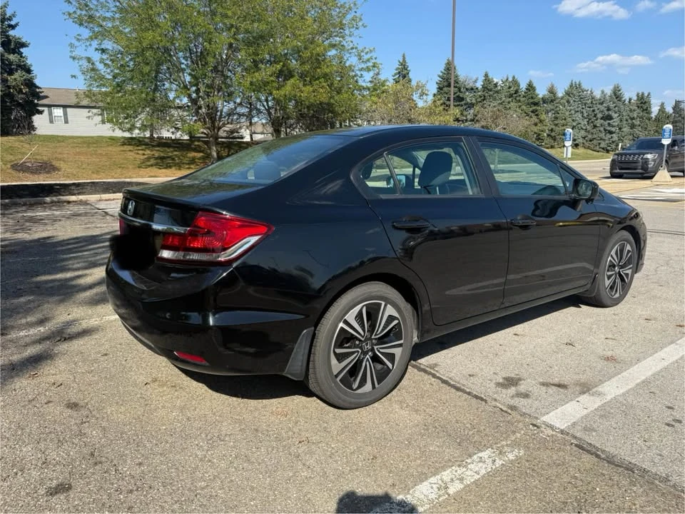 2015 Honda Civic 9th Gen - Image 4 of 12