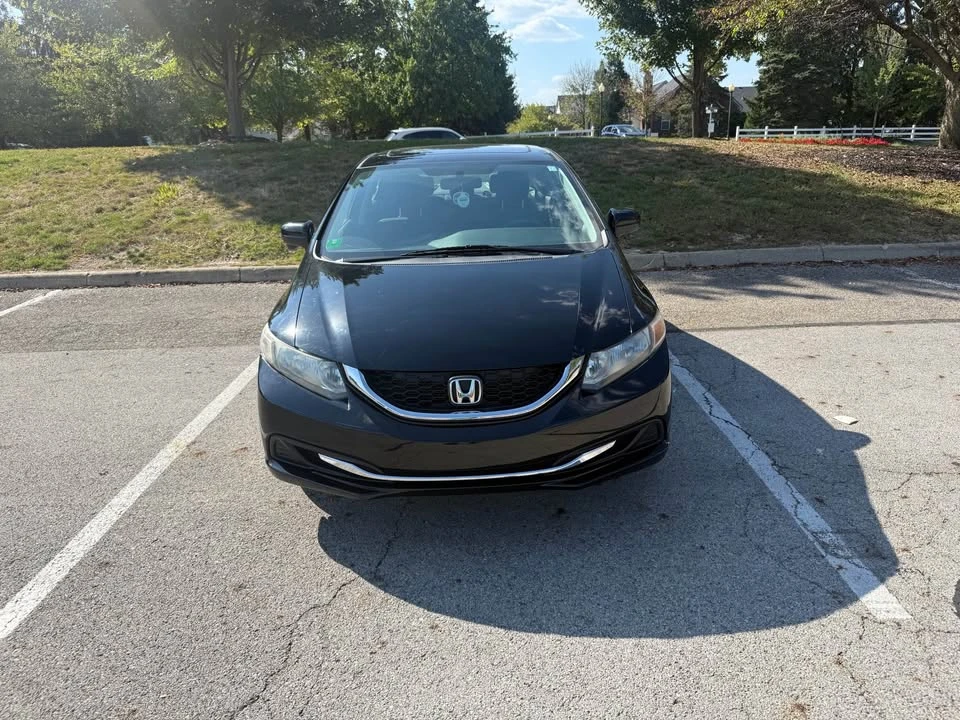 2015 Honda Civic 9th Gen - Image 5 of 12