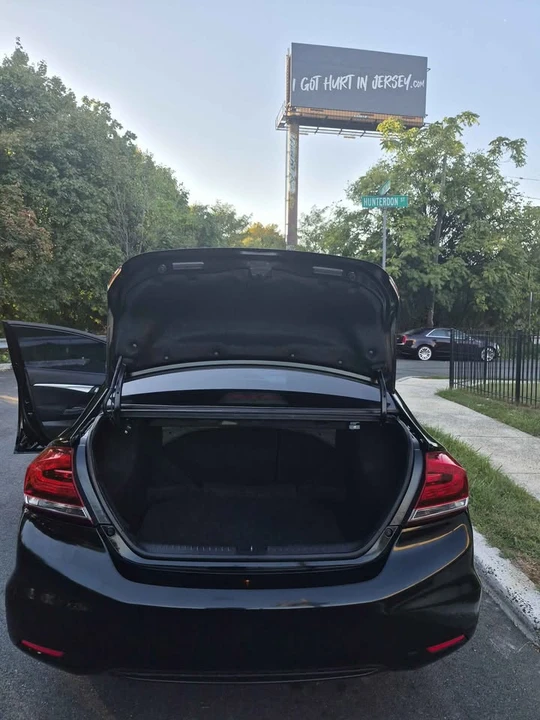 2015 Honda Civic 9th Gen - Image 9 of 18