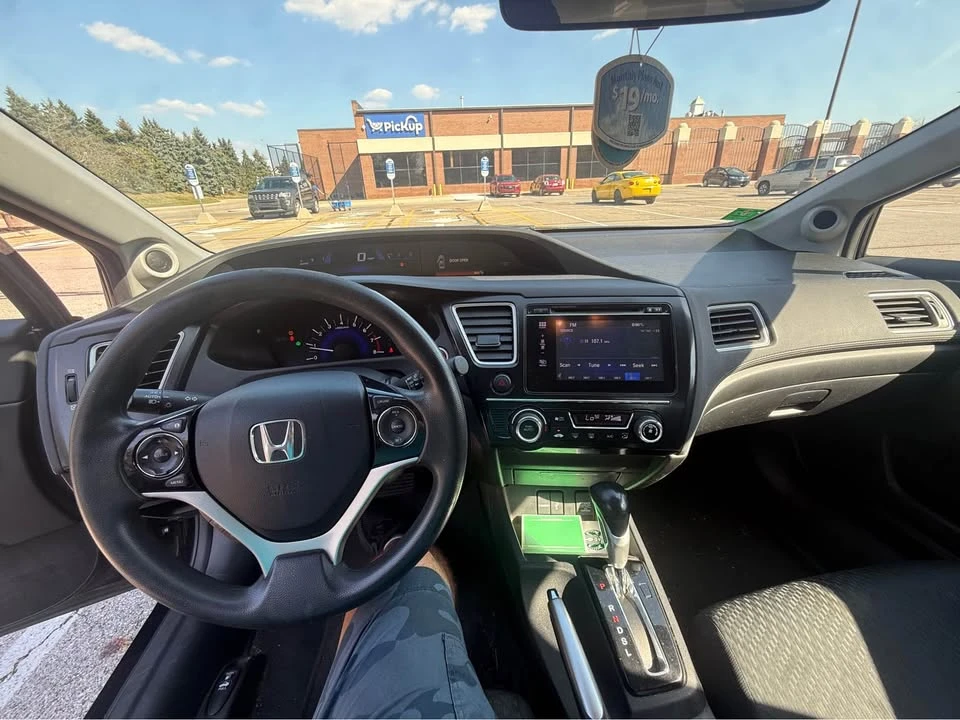 2015 Honda Civic 9th Gen - Image 9 of 12