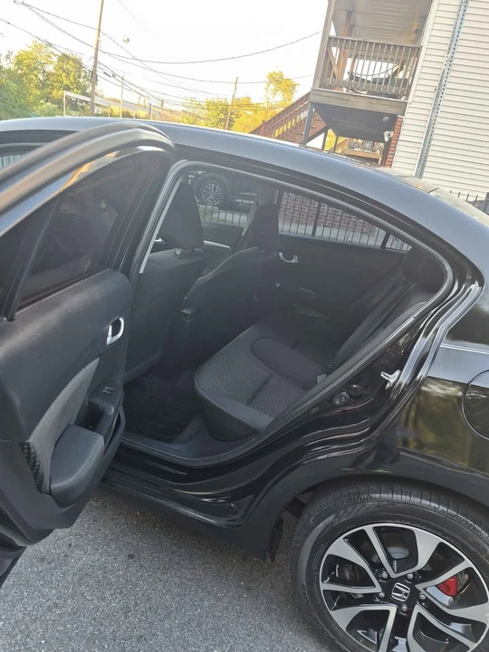 2015 Honda Civic 9th Gen - Image 8 of 18