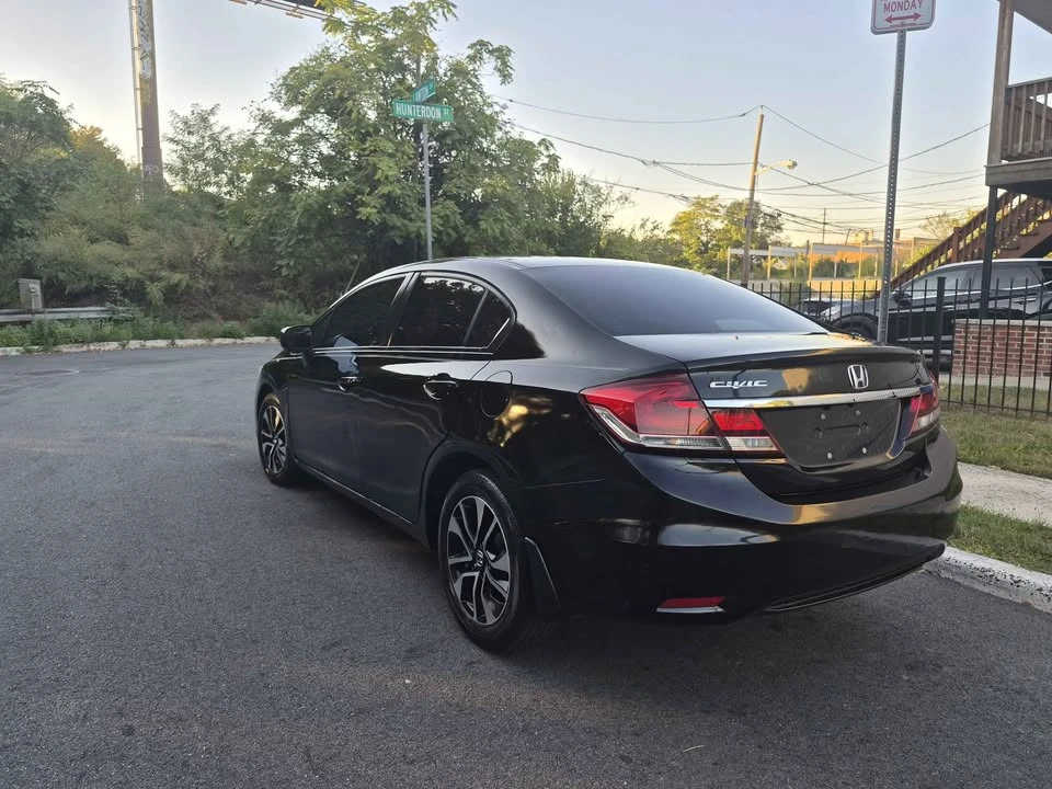 2015 Honda Civic 9th Gen - Image 3 of 18