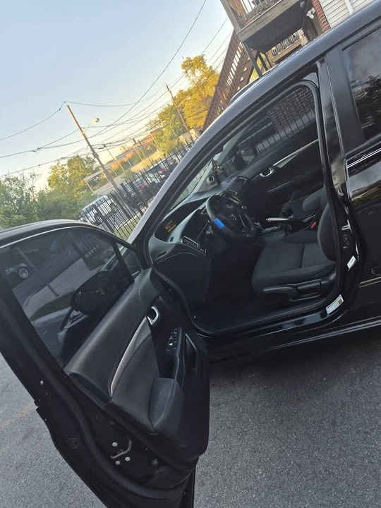 2015 Honda Civic 9th Gen - Image 14 of 18
