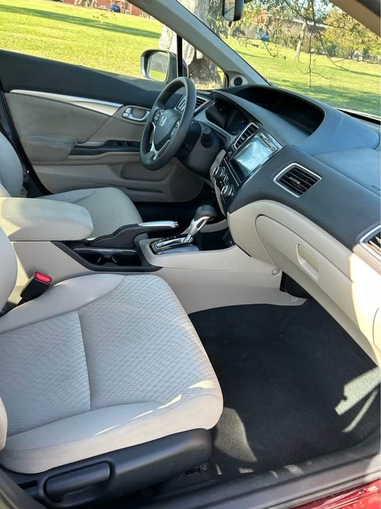 2015 Honda Civic 9th Gen - Image 9 of 16