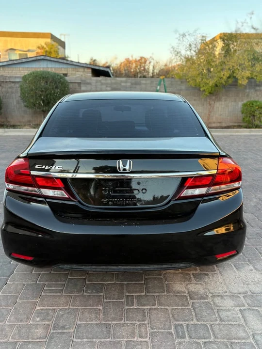 2015 Honda Civic 9th Gen - Image 2 of 12