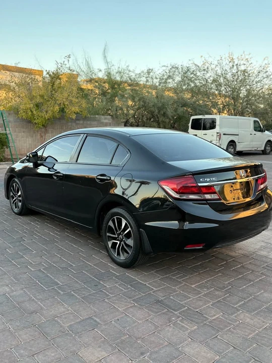 2015 Honda Civic 9th Gen - Image 5 of 12