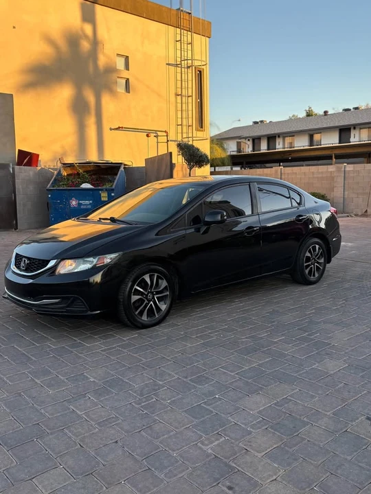 2015 Honda Civic 9th Gen - Image 3 of 12
