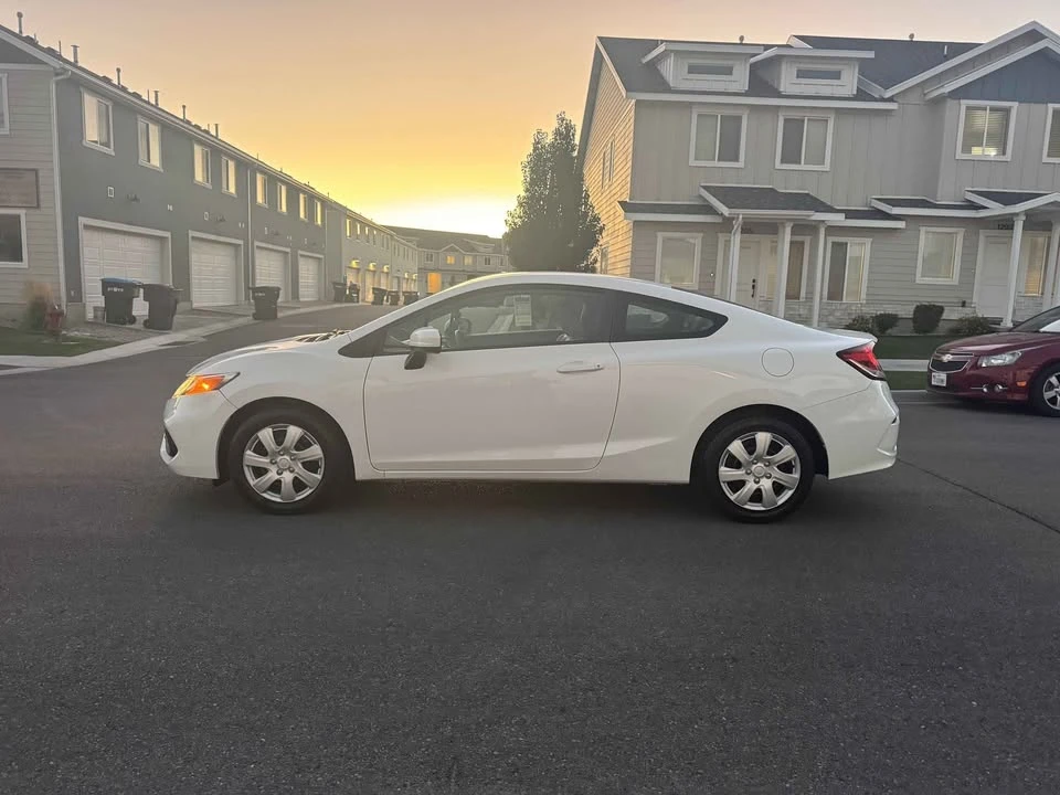 2015 Honda Civic 9th Gen - Image 8 of 12