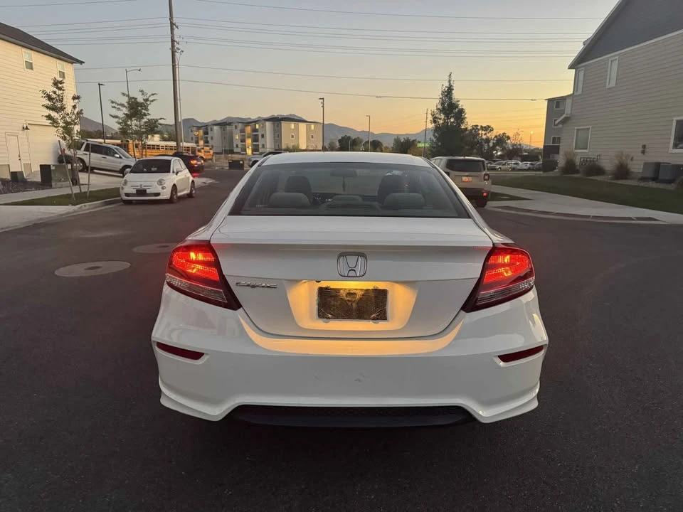 2015 Honda Civic 9th Gen - Image 5 of 12