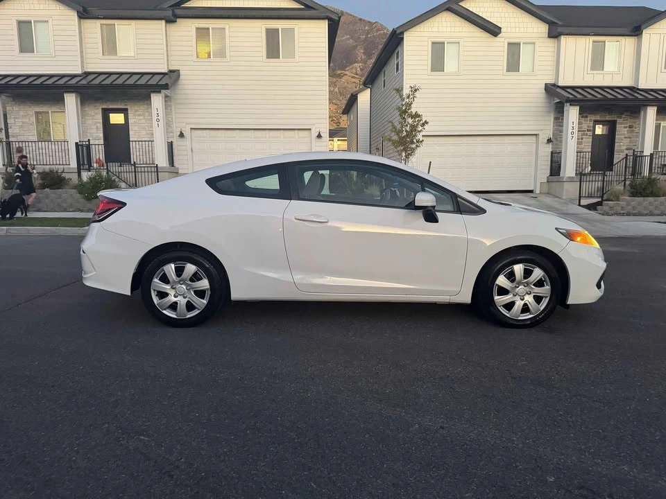 2015 Honda Civic 9th Gen - Image 3 of 12