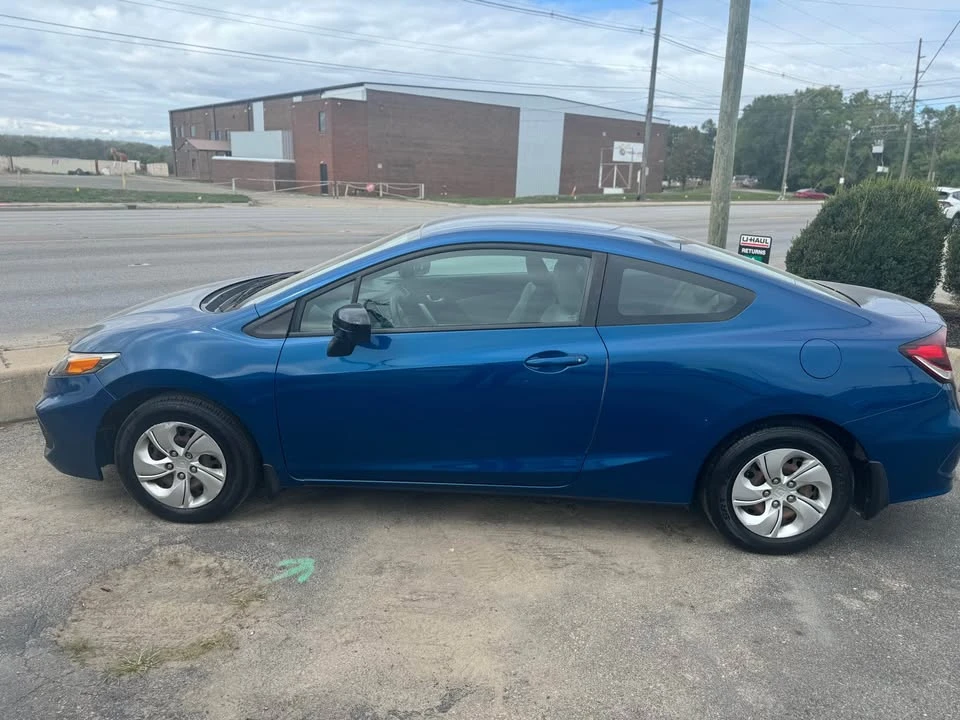 2015 Honda Civic 9th Gen - Image 2 of 4