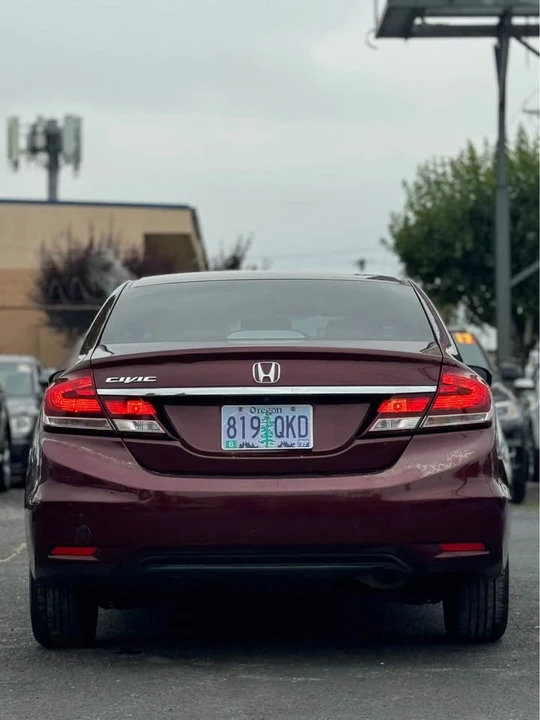 2015 Honda Civic 9th Gen - Image 16 of 18