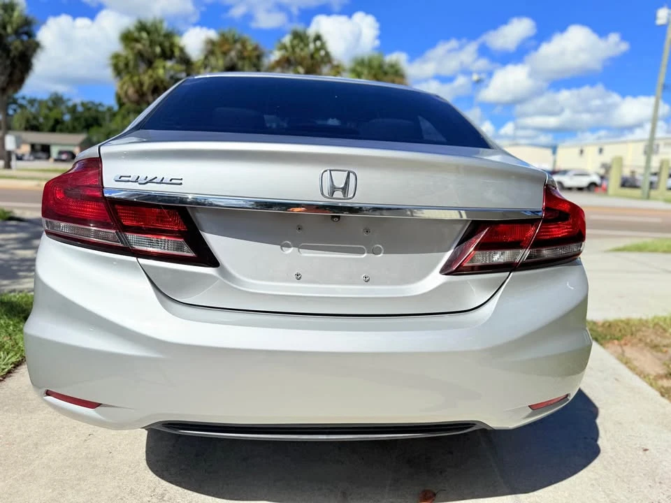 2015 Honda Civic 9th Gen - Image 5 of 12