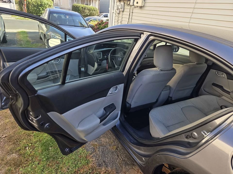 2015 Honda Civic 9th Gen - Image 13 of 15