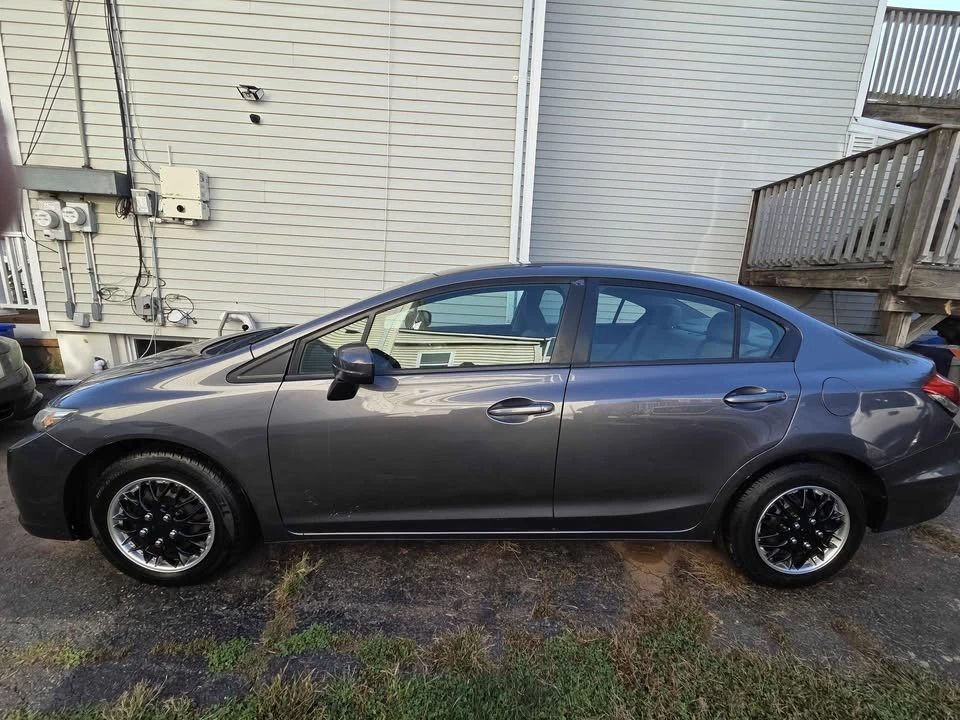 2015 Honda Civic 9th Gen - Image 4 of 15