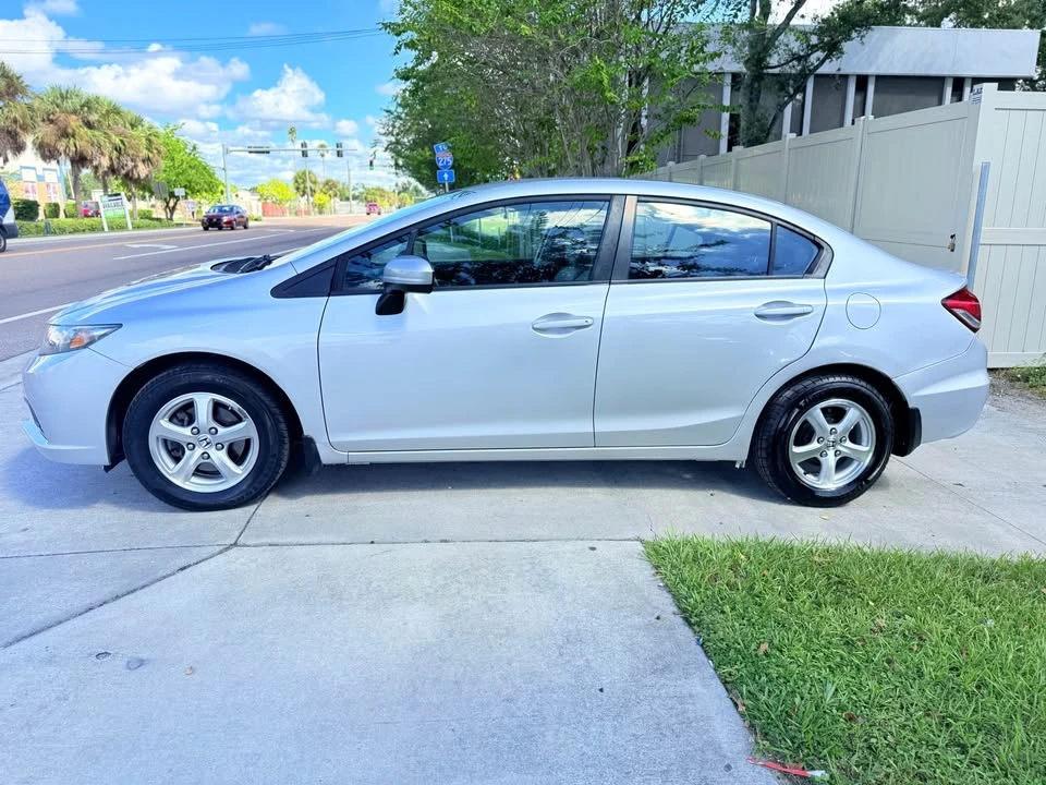 2015 Honda Civic 9th Gen - Image 3 of 12