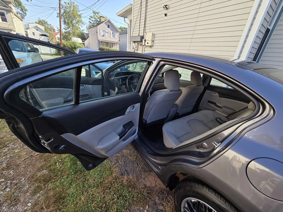 2015 Honda Civic 9th Gen - Image 12 of 15
