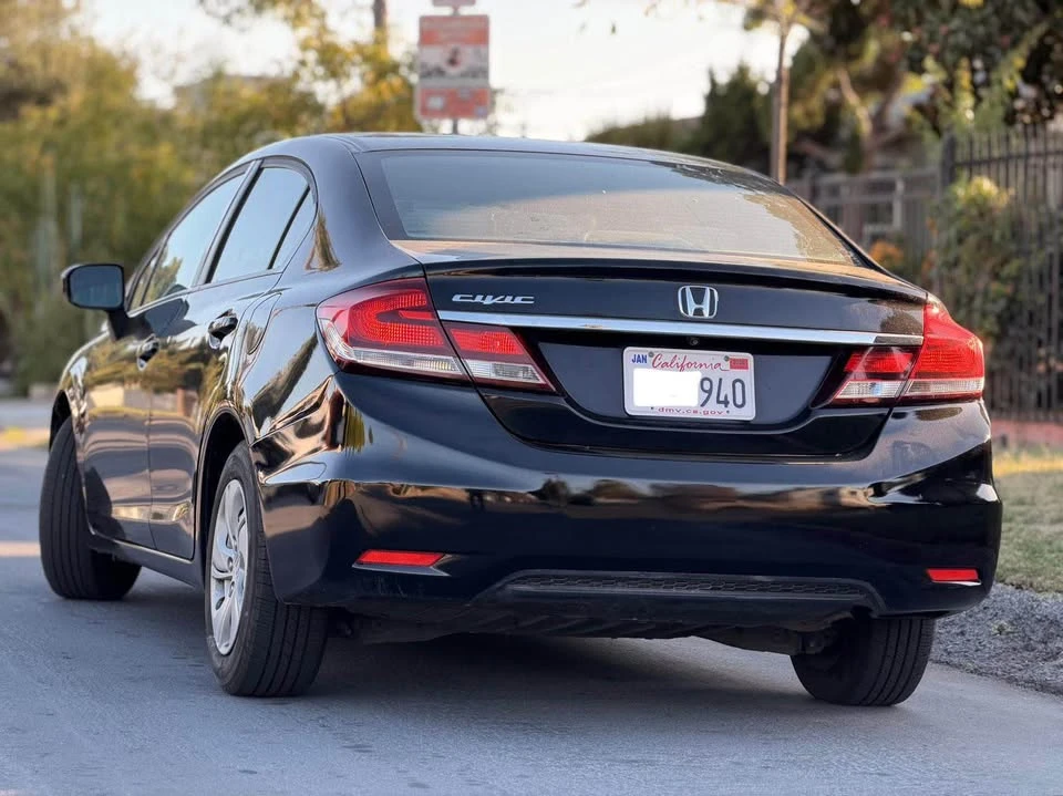 2015 Honda Civic 9th Gen - Image 3 of 13