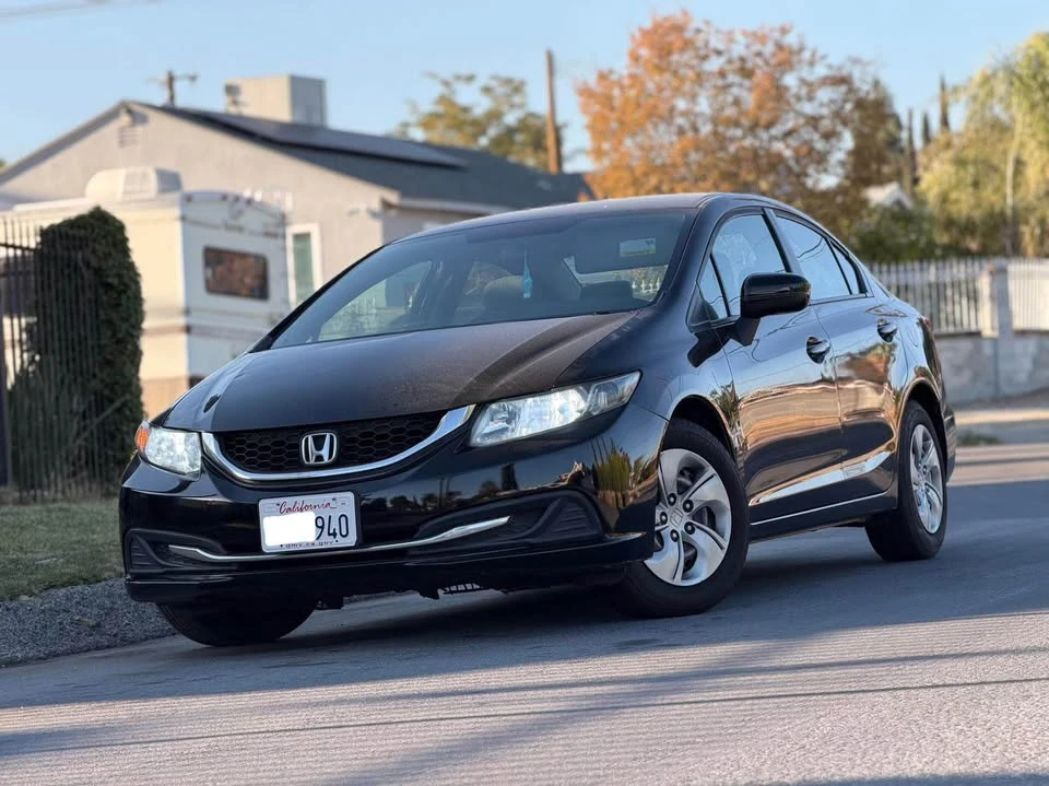 2015 Honda Civic 9th Gen - Image 6 of 13