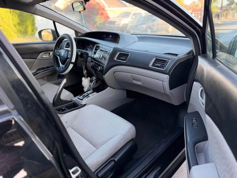 2015 Honda Civic 9th Gen - Image 10 of 13