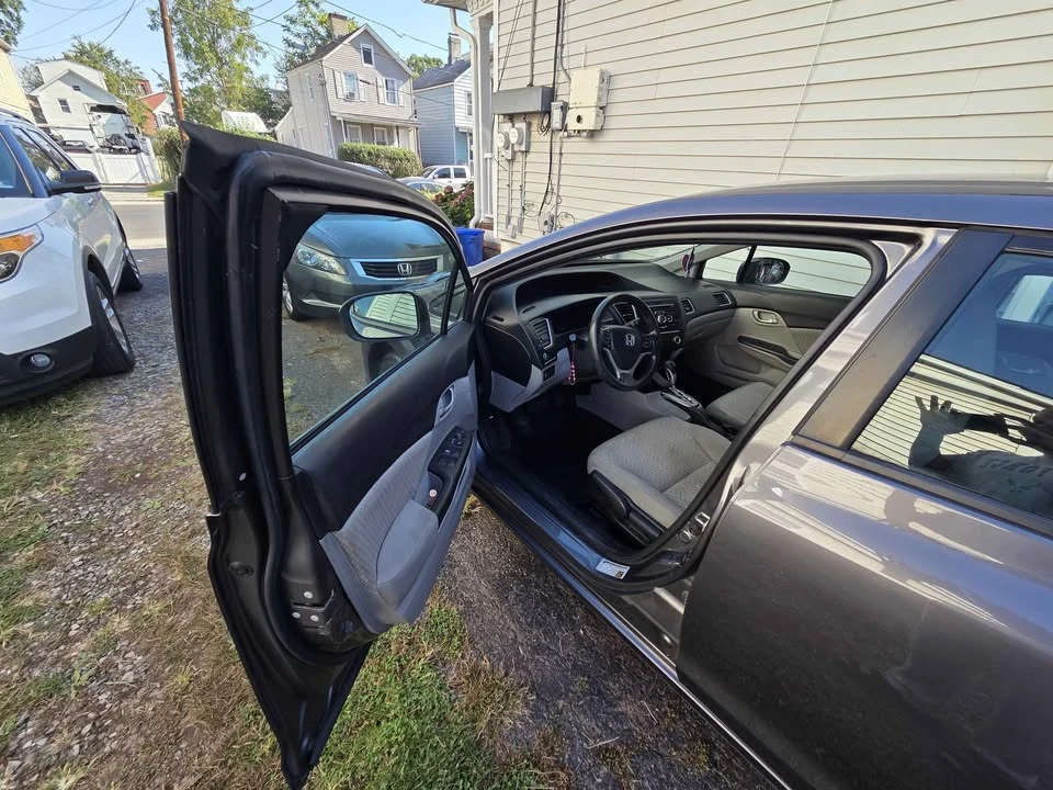 2015 Honda Civic 9th Gen - Image 9 of 15