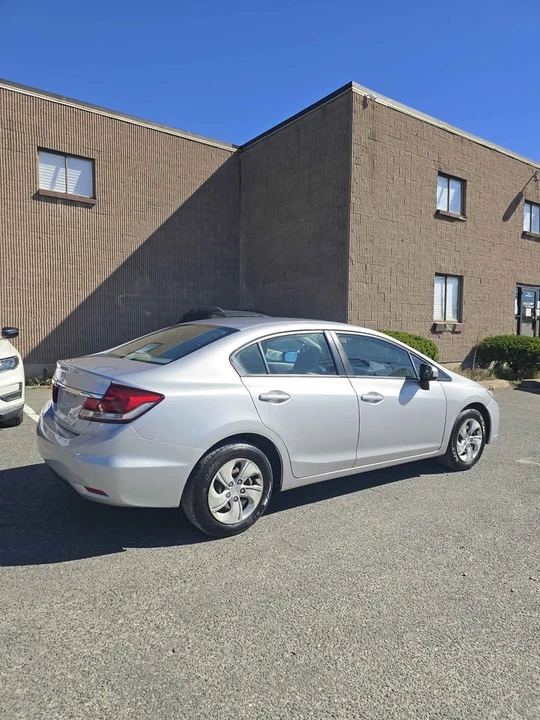 2015 Honda Civic 9th Gen - Image 4 of 19