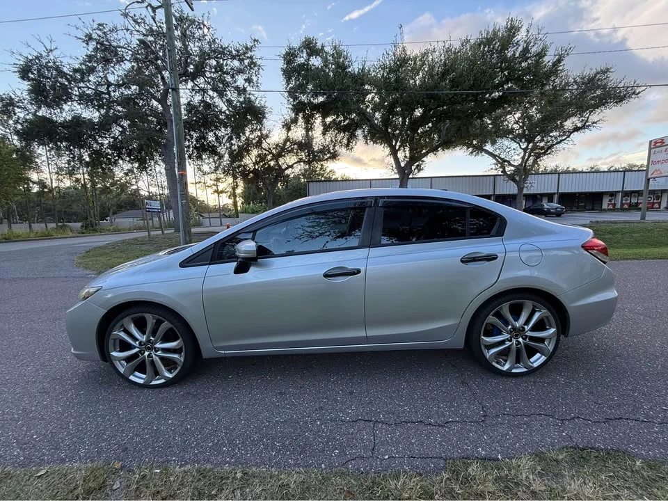 2015 Honda Civic 9th Gen - Image 8 of 14