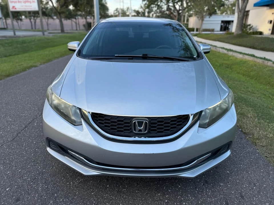 2015 Honda Civic 9th Gen - Image 2 of 14