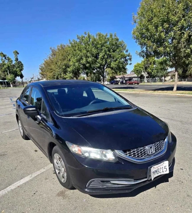 2015 Honda Civic 9th Gen - Image 3 of 11