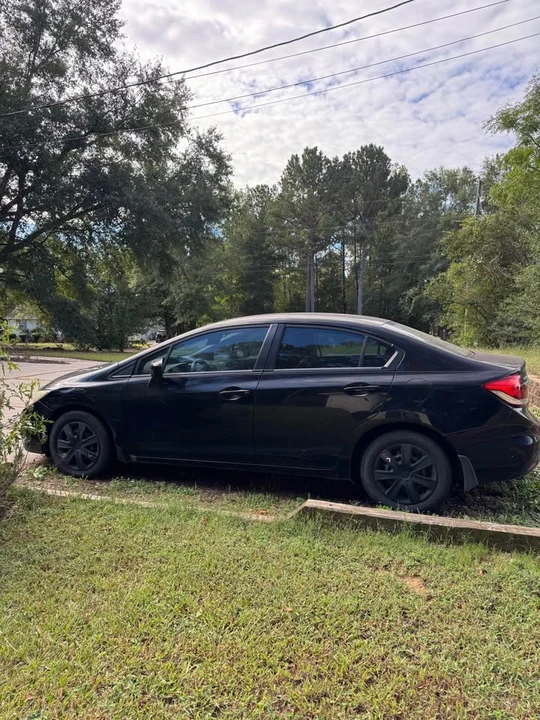 2015 Honda Civic 9th Gen - Image 2 of 5