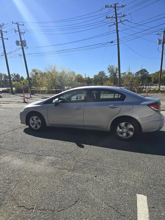 2015 Honda Civic 9th Gen - Image 10 of 19