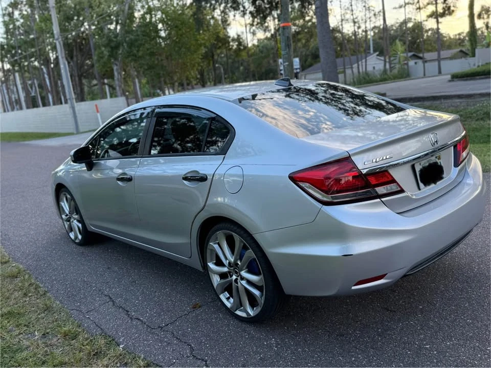 2015 Honda Civic 9th Gen - Image 7 of 14