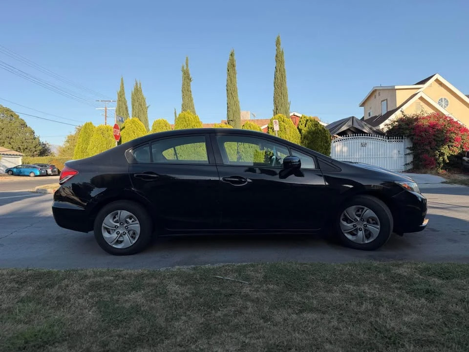 2015 Honda Civic 9th Gen - Image 4 of 13