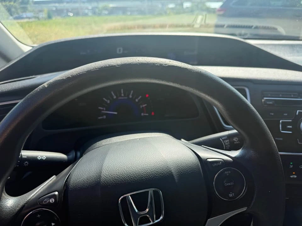 2015 Honda Civic 9th Gen - Image 7 of 11