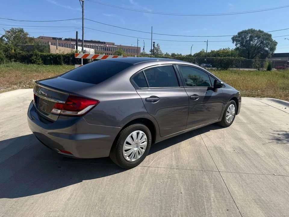 2015 Honda Civic 9th Gen - Image 5 of 11