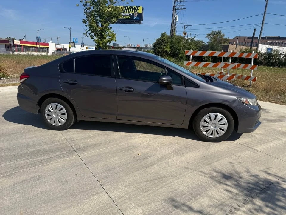 2015 Honda Civic 9th Gen - Image 4 of 11