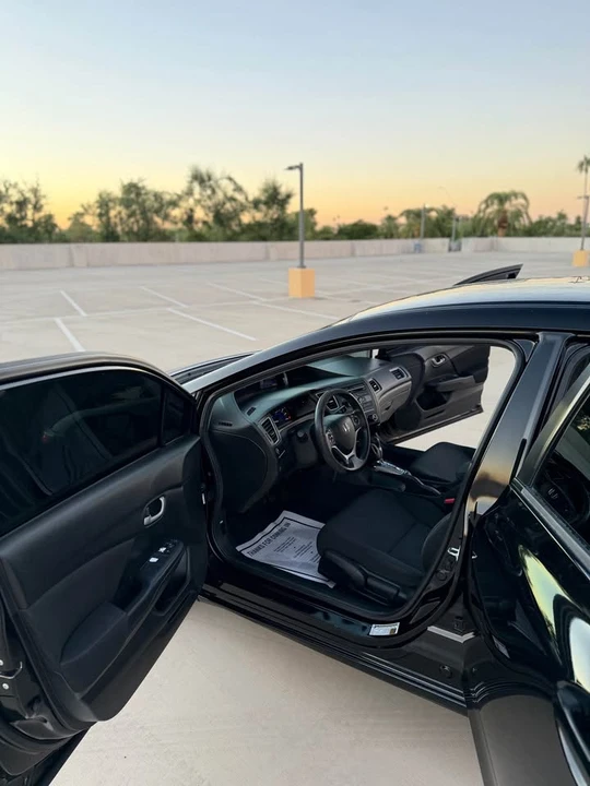 2015 Honda Civic 9th Gen - Image 14 of 17